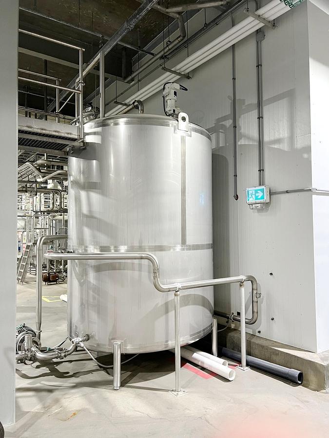 Used Used 2500 Gallon Tank, Stainless Steel, With Mixer & Pump