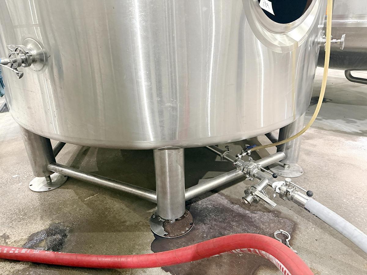 Used Used 4650 Gallon Jacketed Tank, 304 Stainless Steel