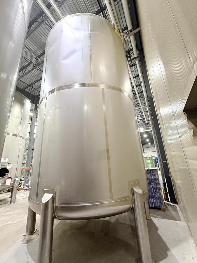 Used Used 13,208 Gallon Tank, 304 Stainless Steel