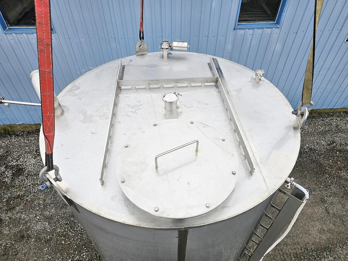 Used Used ADI Laval 2100 Gallon Tank, 304 Stainless Steel