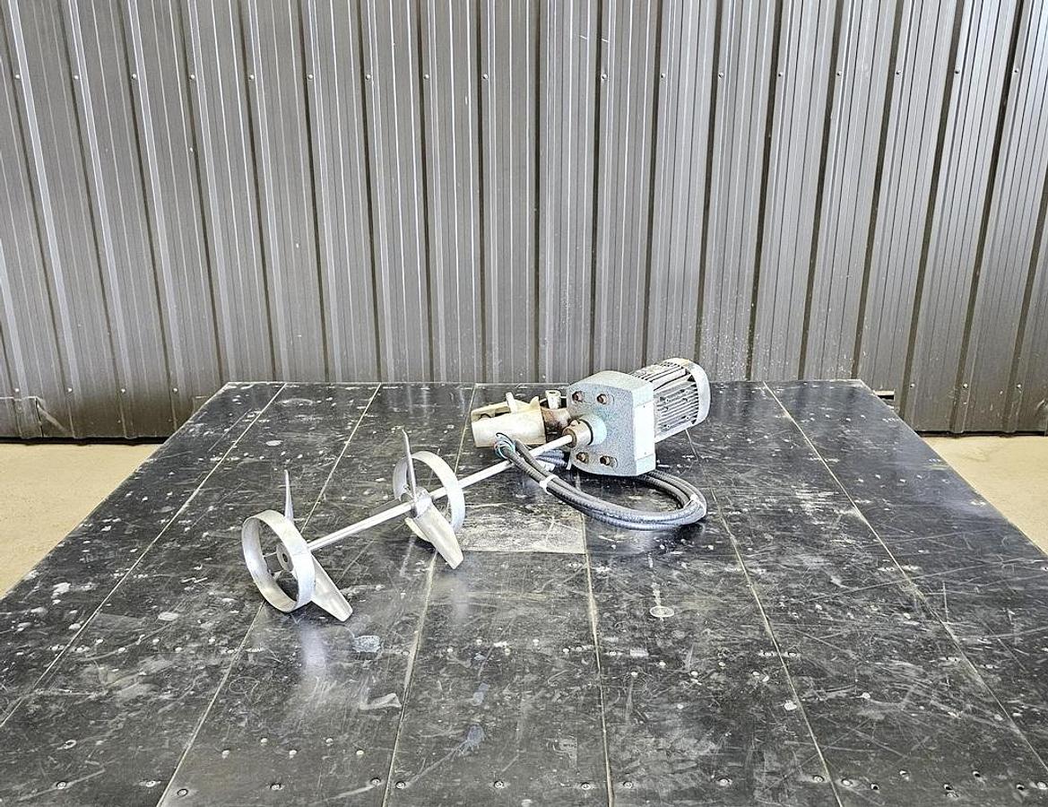 Used Used Lightnin Clamp-on Mixer, 0.75 HP