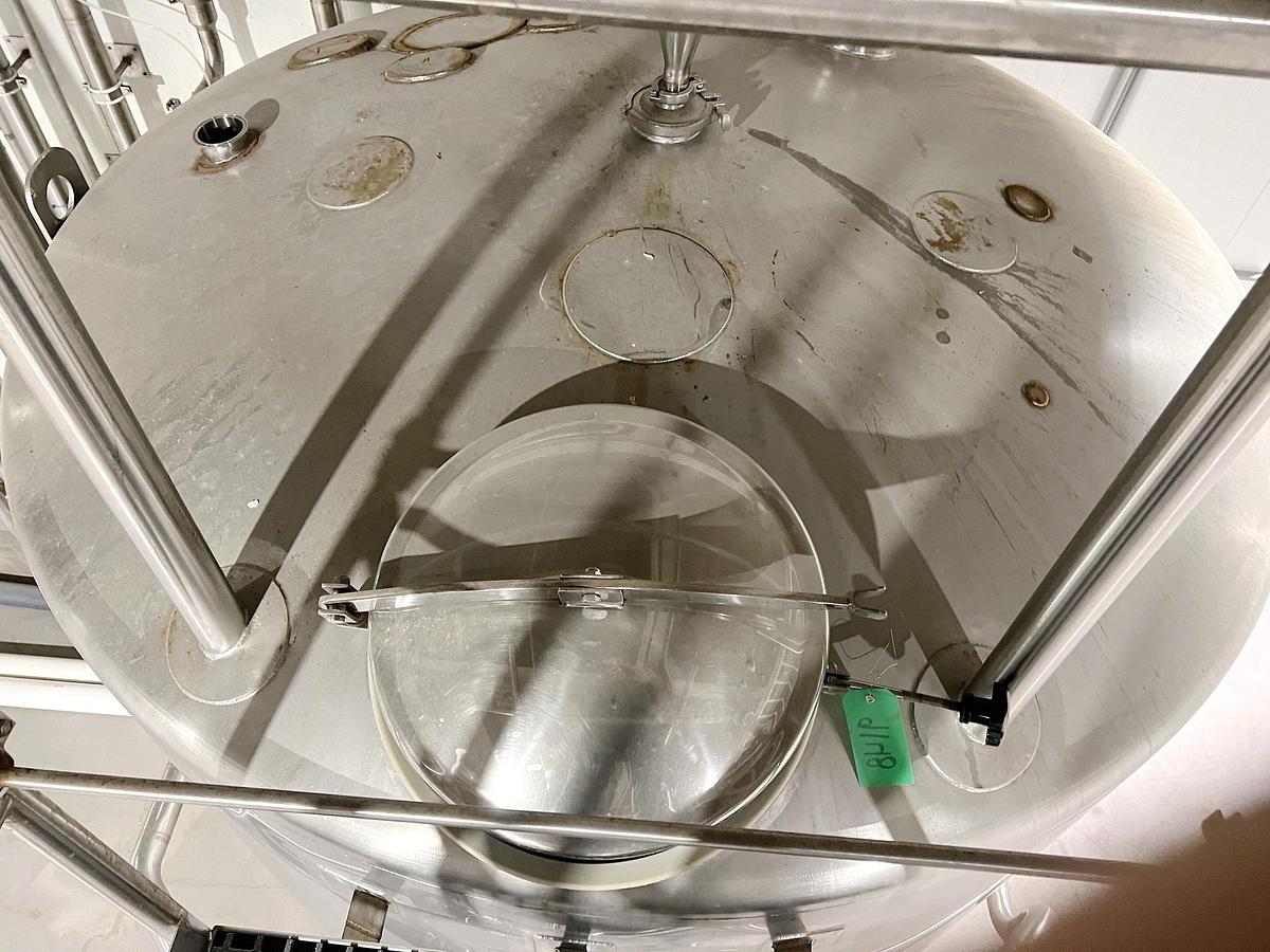 Used Used 2500 Gallon Tank, Stainless Steel, With Mixer & Pump