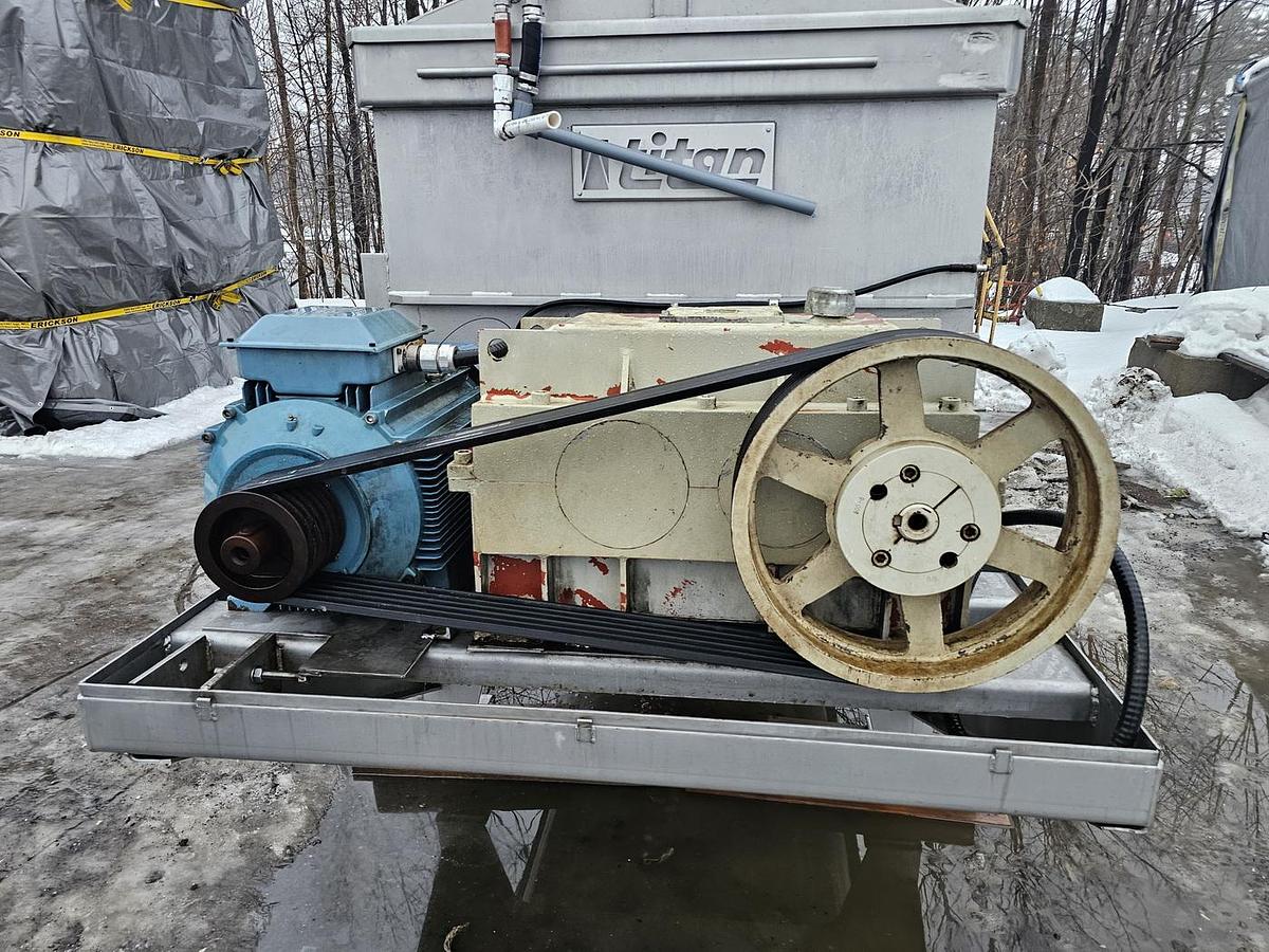 Used Used Titan Ribbon Blender, 250 Cubic Feet