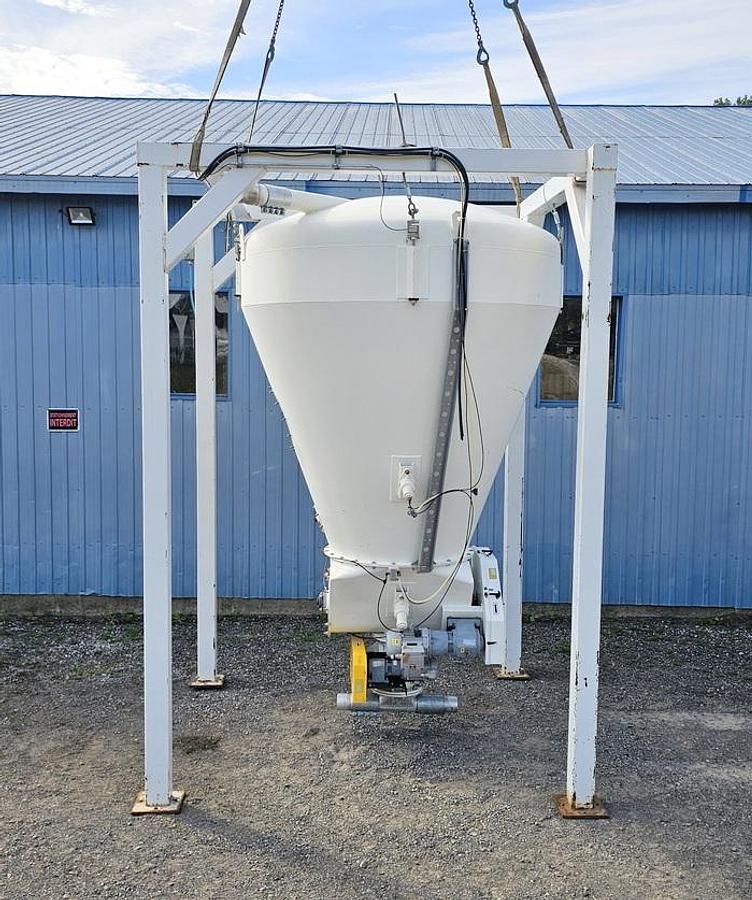 Used Hopper with screw valve