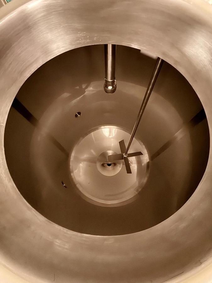 Used Used 600 Gallon Tank, 316L Stainless Steel, With Mixer