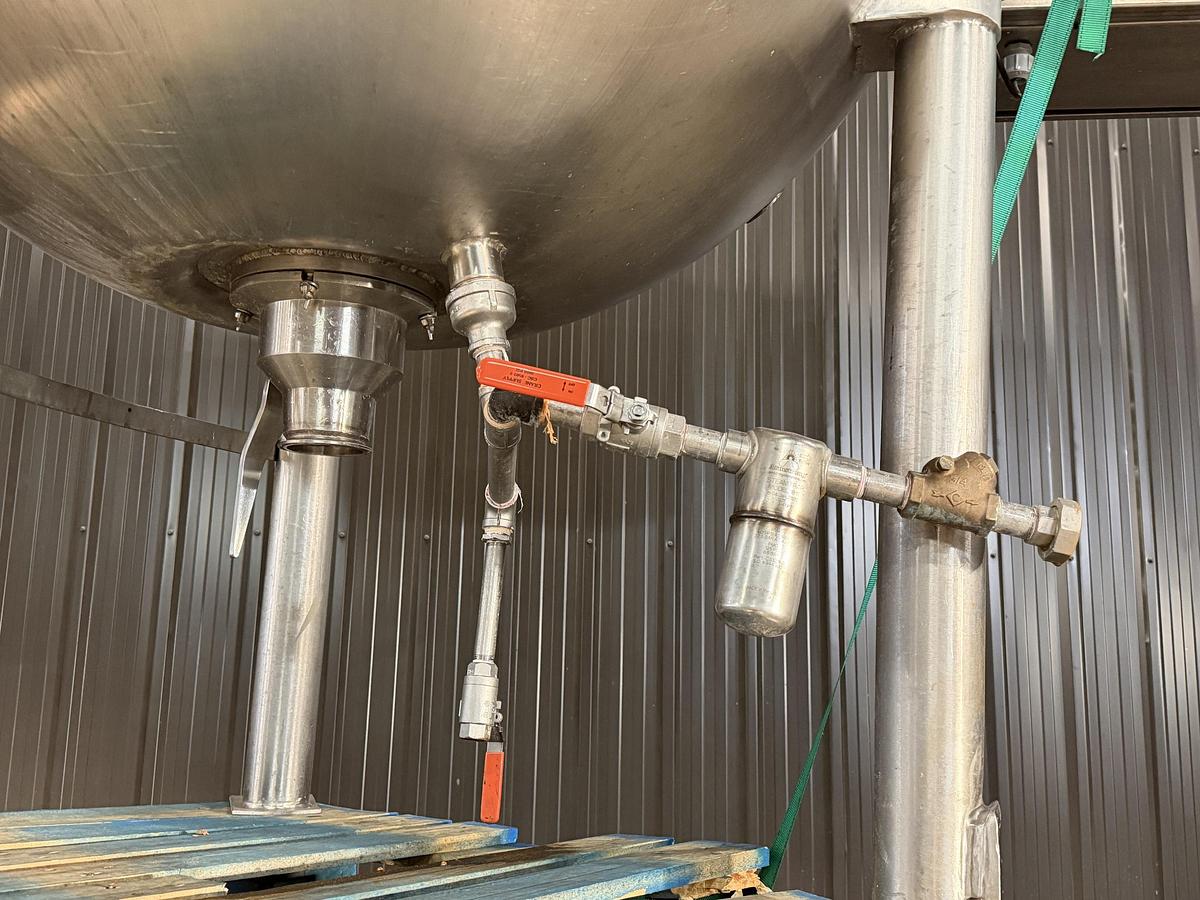 Used Used 200 Gallon Lee Industries Jacketed Kettle, Stainless Steel, With Scrape Agitation