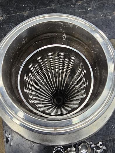 Used USED FILTER, BASKET TYPE, 1.5" INLET/OUTLET, STAINLESS STEEL, JACKETED