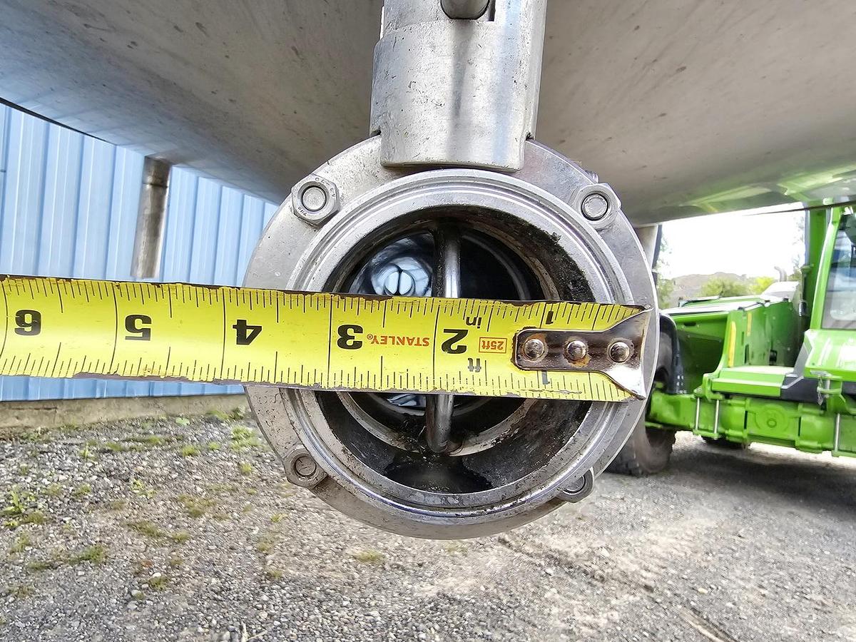 Used Used 5280 Gallon Tank, 304 Stainless Steel