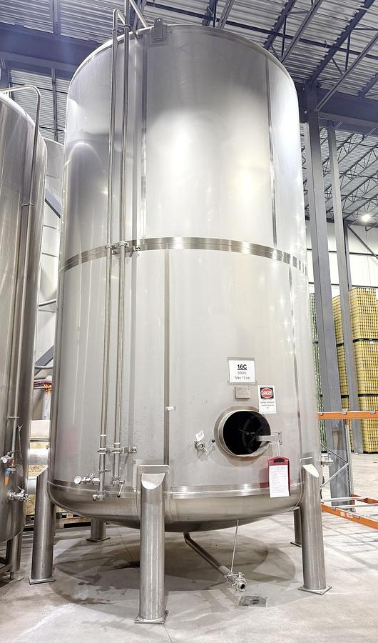 Used Used 13,208 Gallon Tank, 304 Stainless Steel