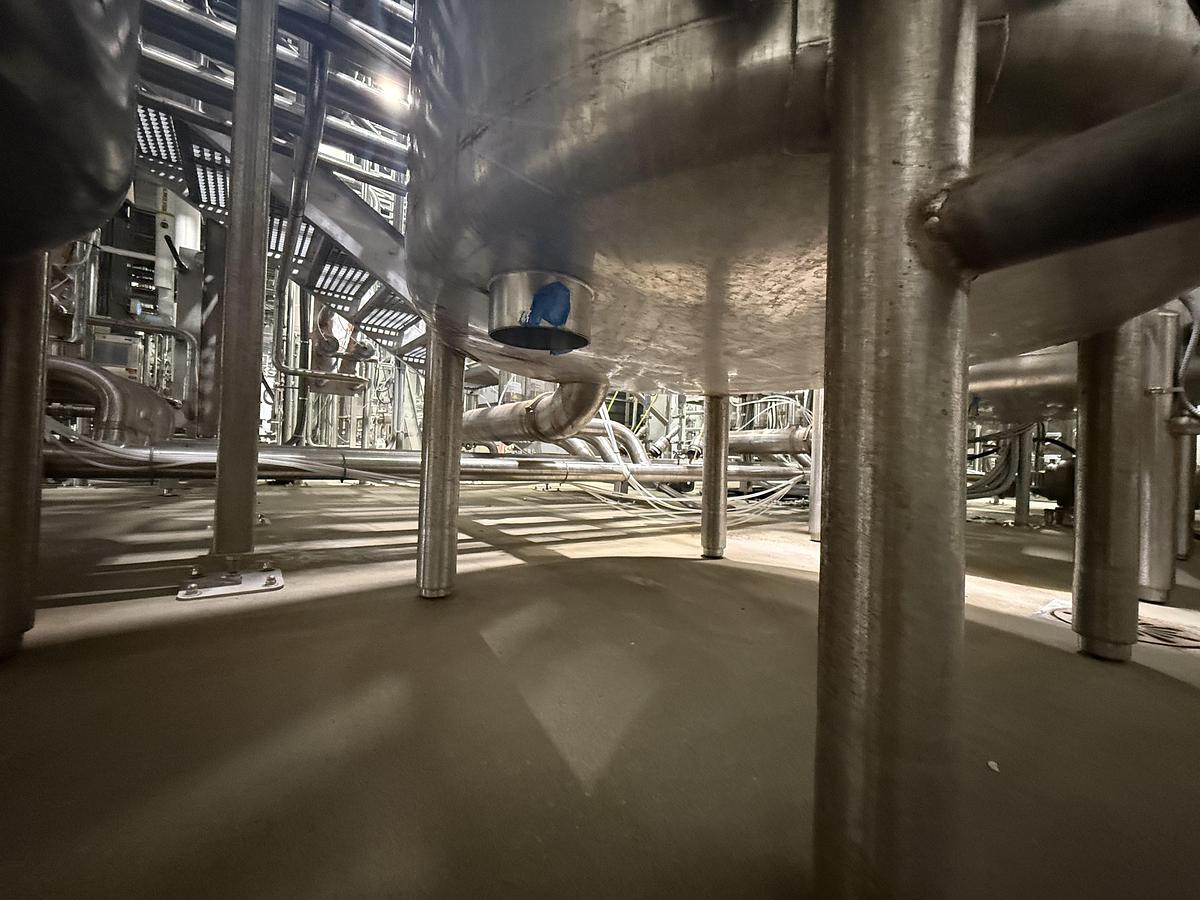 Used Used 1000 Gallon Tank, 316L Stainless Steel