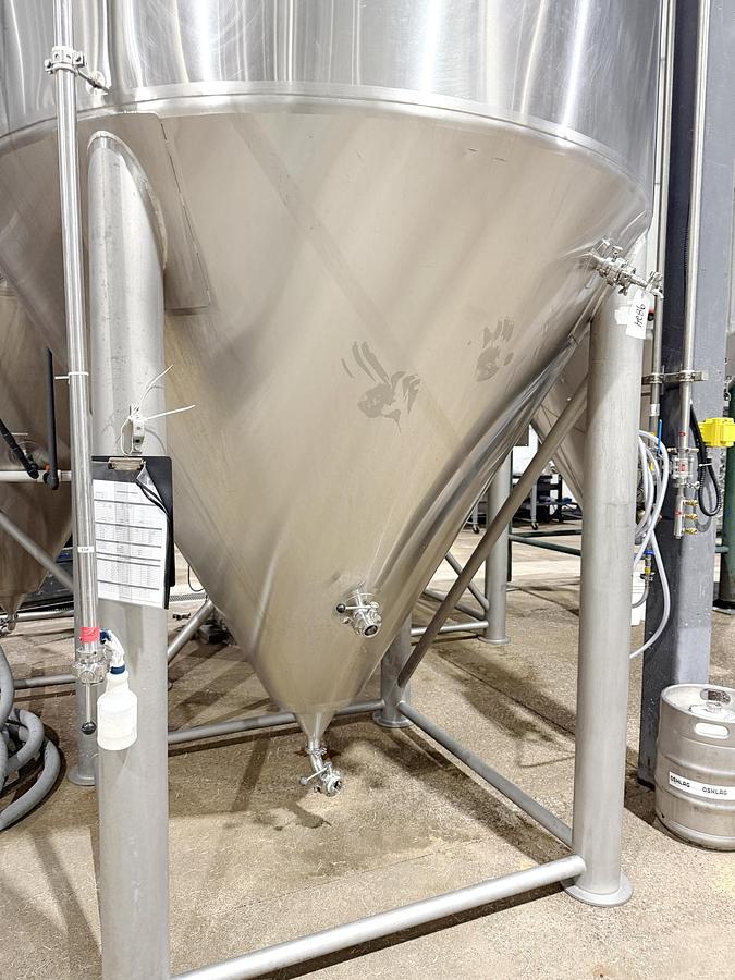 Used Used 4000 Gallon Jacketed Tank, 304 Stainless Steel