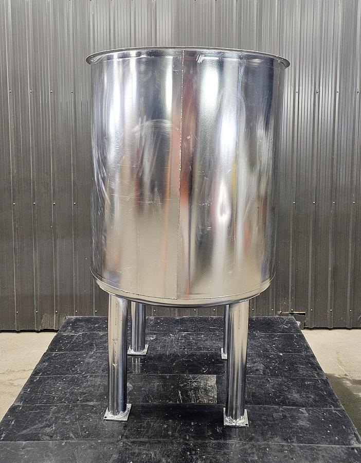 Used Used 275 Gallon Tanks, 304 Stainless Steel
