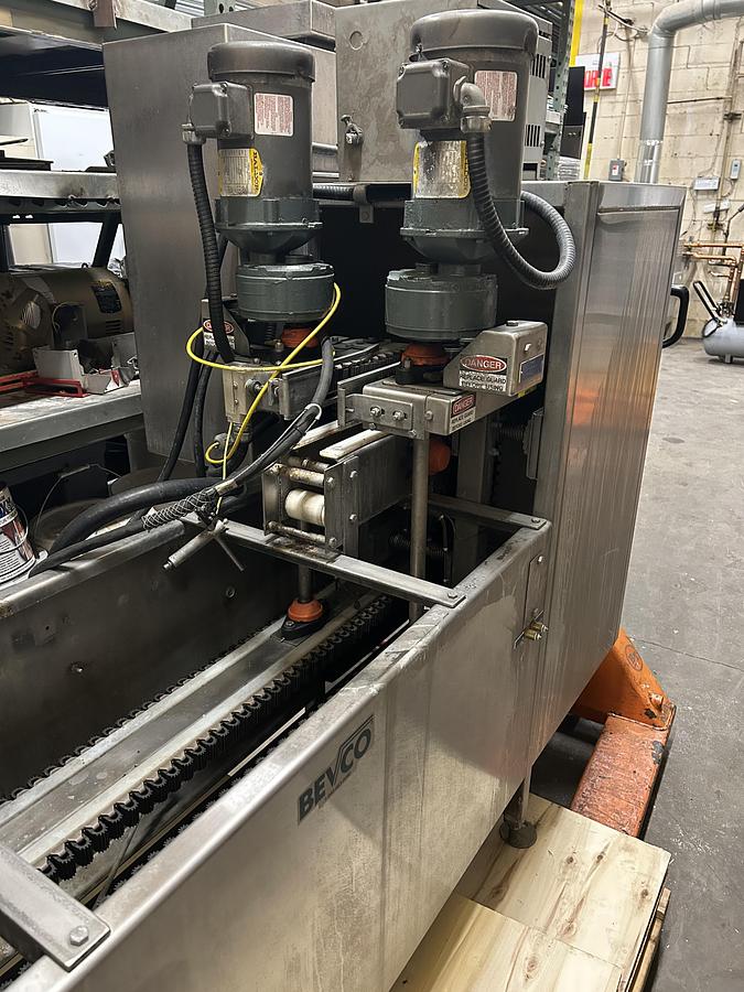 Used Used Scott Ribbon/Paddle Blender, 100 Cubic Feet, With Infeed & Outfeed Drag Conveyors