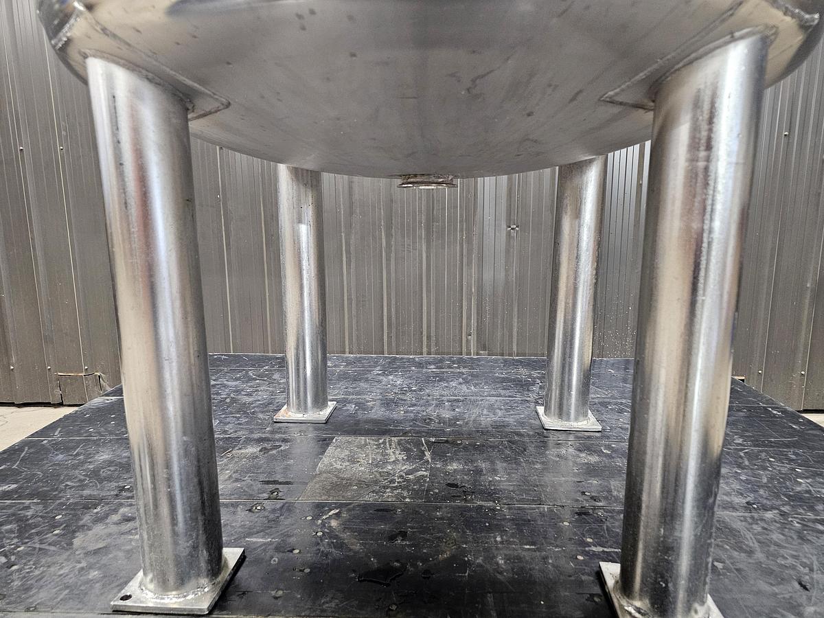 Used Used 275 Gallon Tank, 304 Stainless Steel