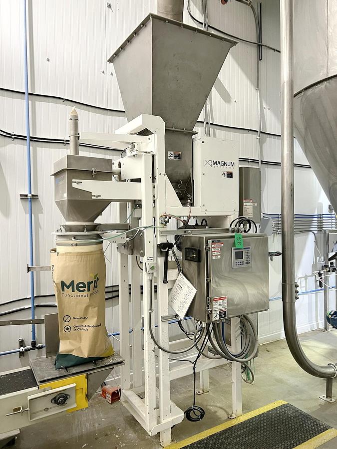 Used Used Magnum Systems APO Open Mouth 20 KG Bagger