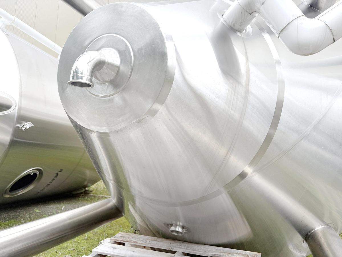 Used Used 5580 Gallon Jacketed Tank, 304 Stainless Steel