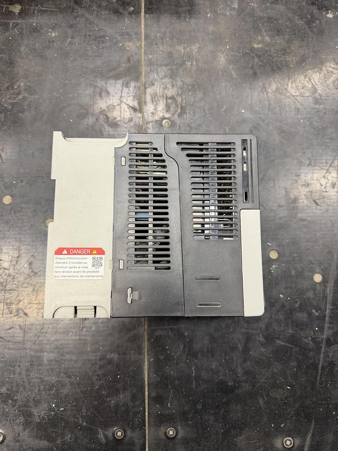 Used Used Allen-Bradley Variable Frequency Drive, Model 25B-E1P7N104, 1 HP, 460-600V