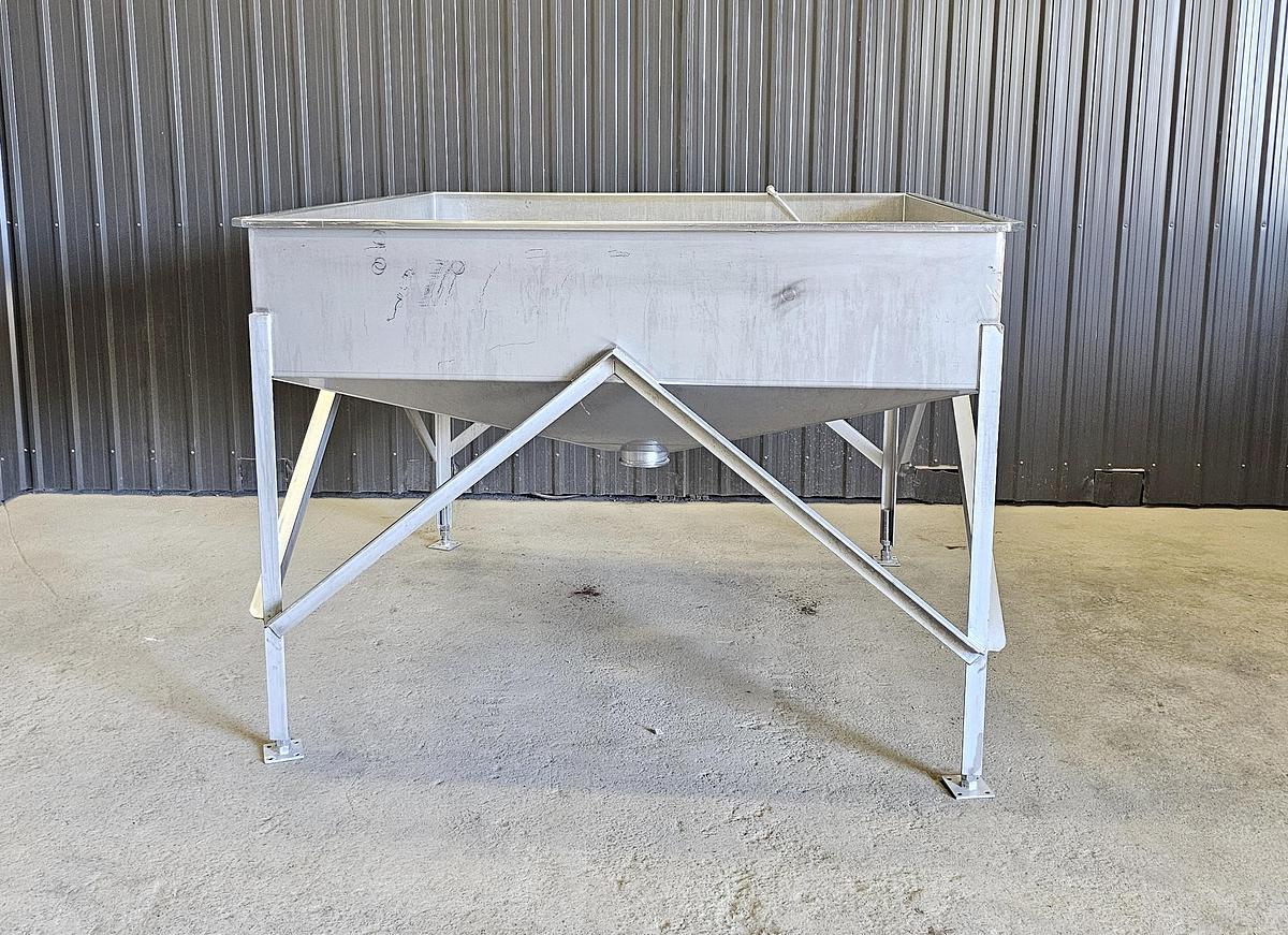 Used TCL Auction - Maple Leaf Foods - Ontario - Lot 45 - Hopper