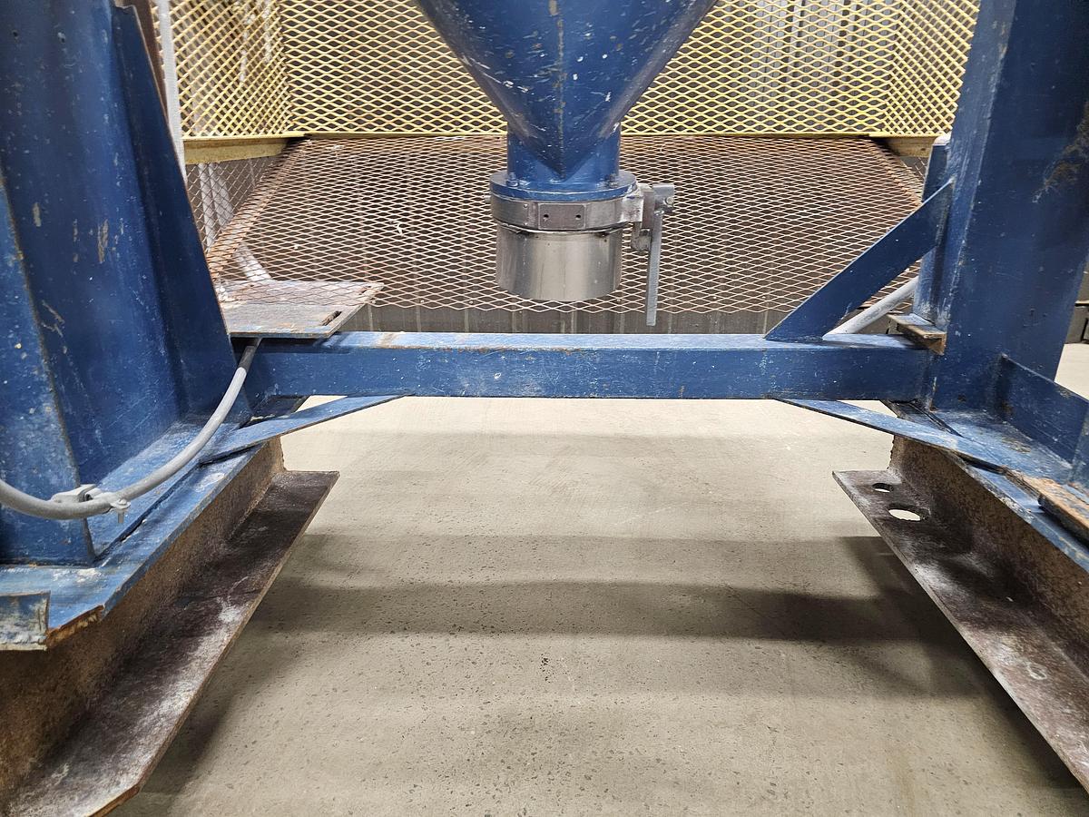 Used Levy Recovery Group Michigan - lot 134 - Patterson Kelley V blender