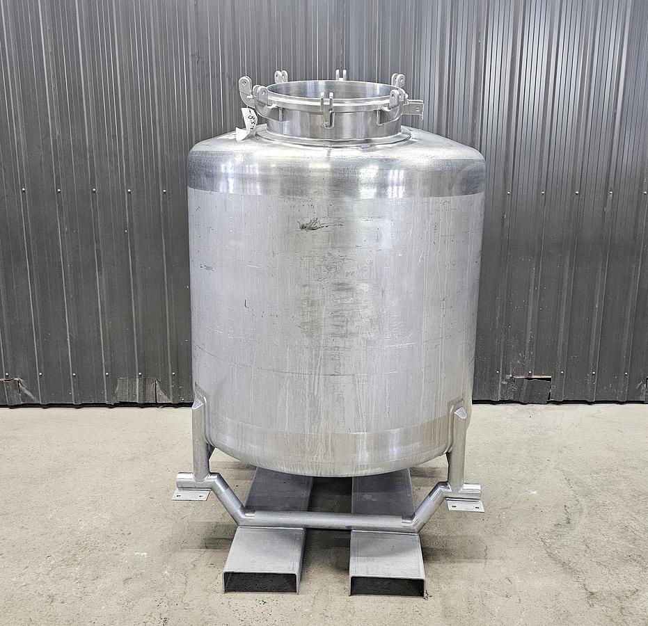Used Used 335 Gallon Vessel