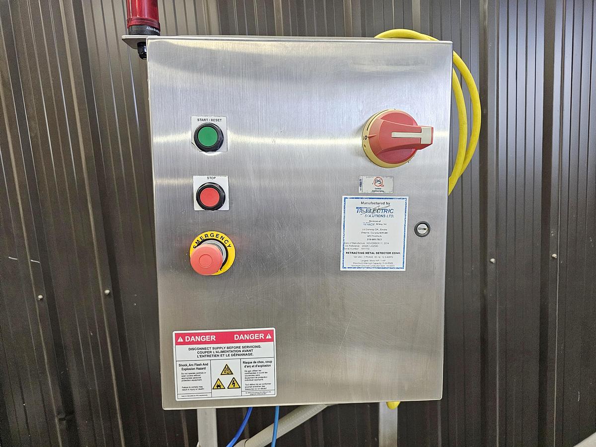 Used Used Fortress Stealth Metal Detector with Belt Conveyor & Pneumatic Rejector