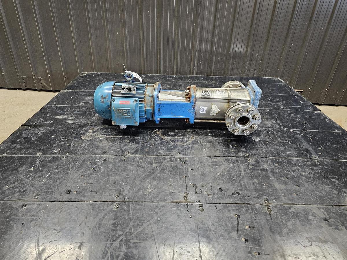 Used Used Goulds Centrifugal Inline Pump, 2'' x 2'', 5 HP