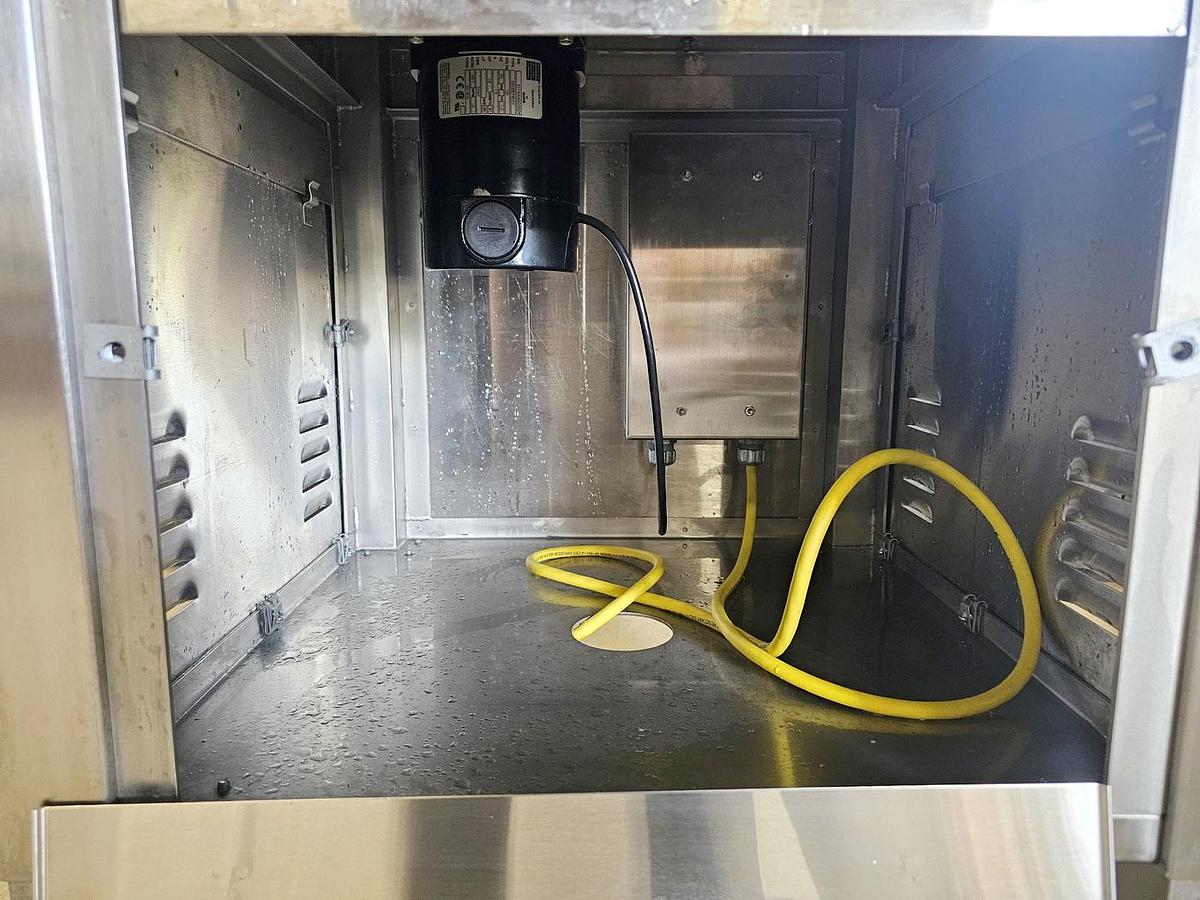 Used Used 36'' Accumulation Table, Variable Speed