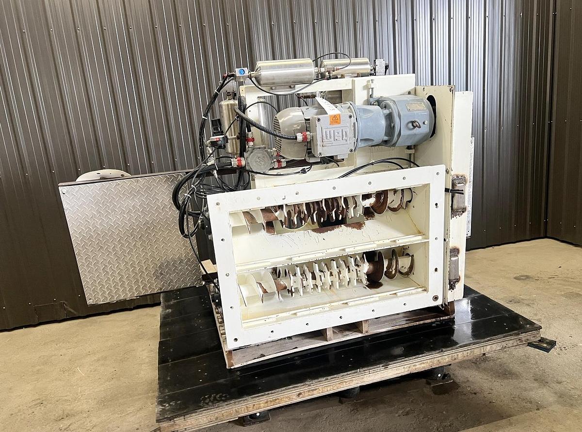 Used Used Screw Conveyor / Lump Breaker, 21'' Diameter X 36'' Long, Twin Screws