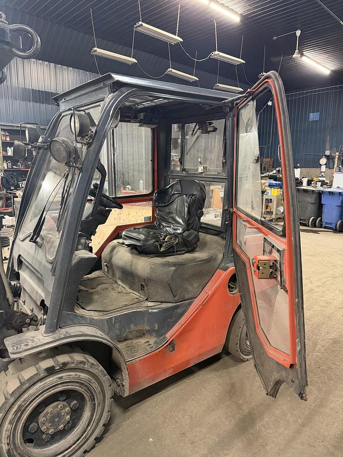 Used Used 2010 Toyota 8FDU30 Diesel Forklift – 6,000 LB Capacity – Enclosed Cab – Side Shift – Warehouse Relocation Sale