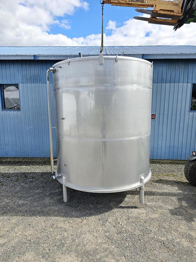 Used Used 5280 Gallon Tank, 304 Stainless Steel