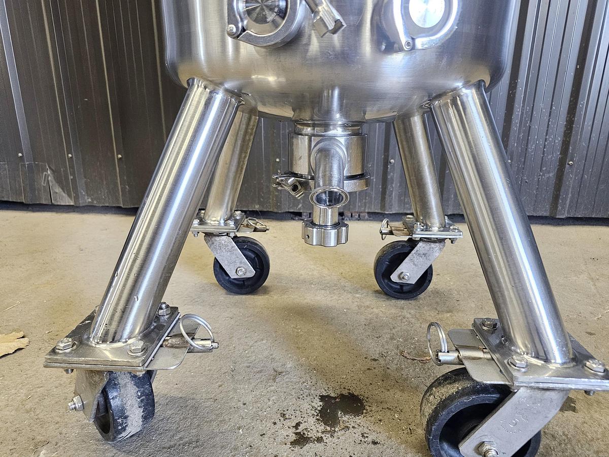 Used Heritage Global Auctions (Hagerstown MD) Lot 659 - Tank