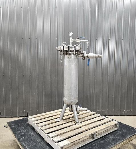 Used USED FILTER, BASKET TYPE, 2" INLET/OUTLET, STAINLESS STEEL