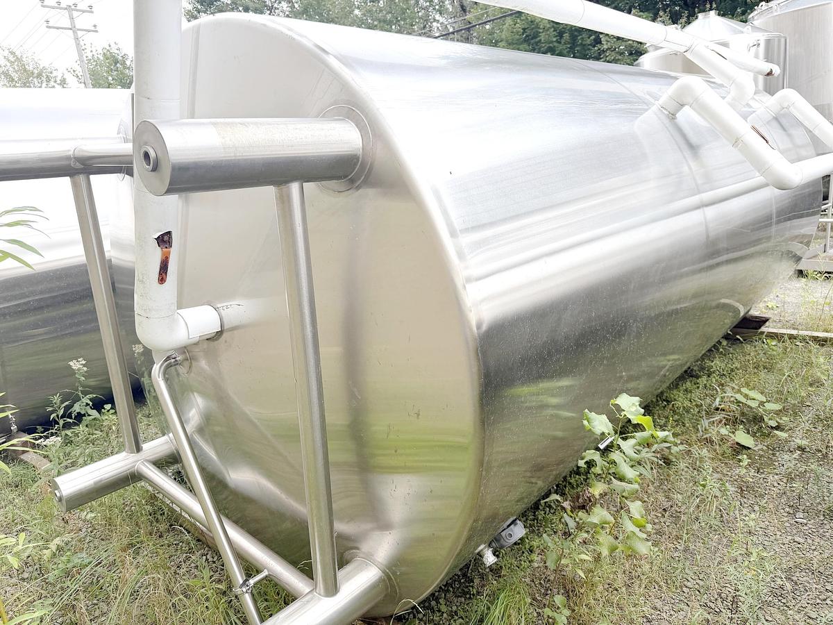 Used Used 2480 Gallon Jacketed Tank, 304 Stainless Steel