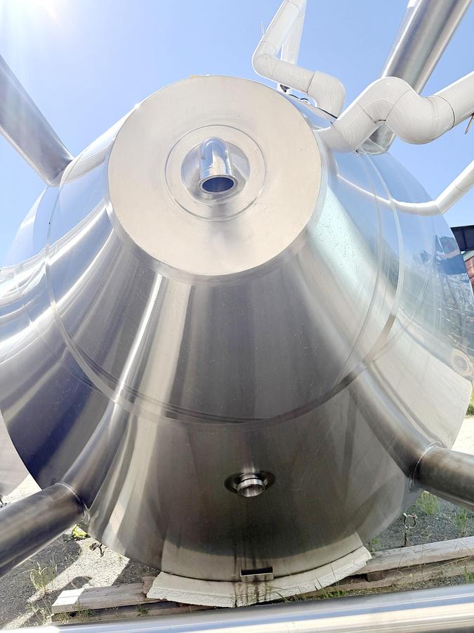 Used Used 5580 Gallon Jacketed Tank, 304 Stainless Steel