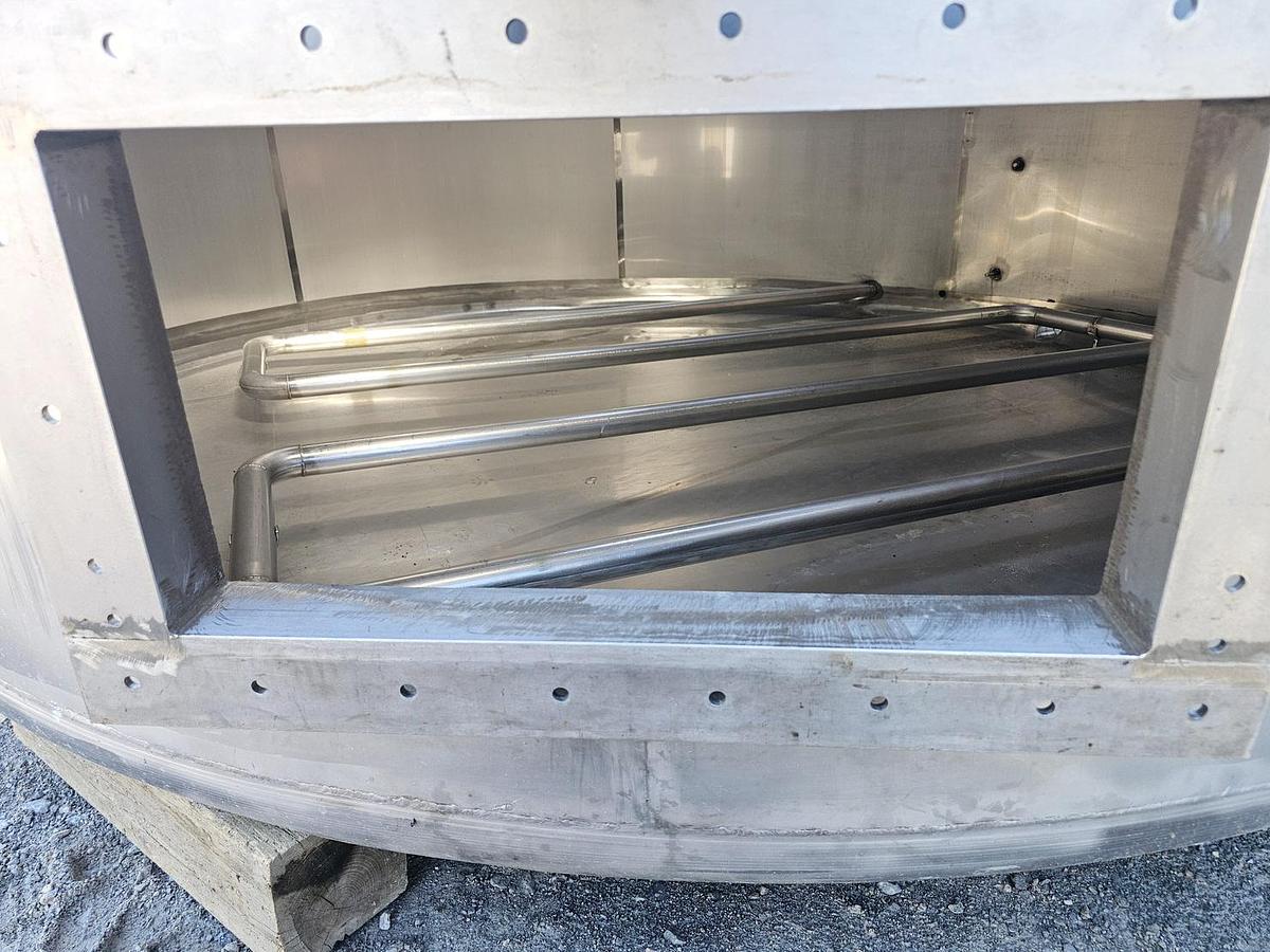 Used Used 5000 Gallon Tank, Stainless Steel