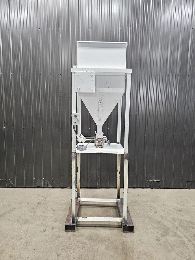 Used Levy Recovery Group Michigan - hopper and vibrator