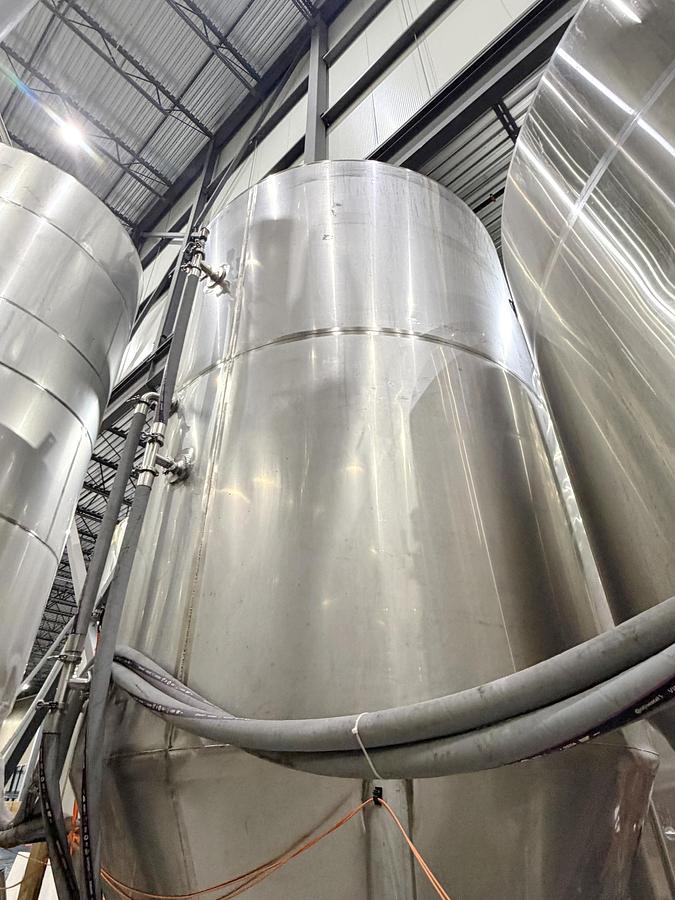 Used Used 2800 Gallon Jacketed Tank, 304 Stainless Steel