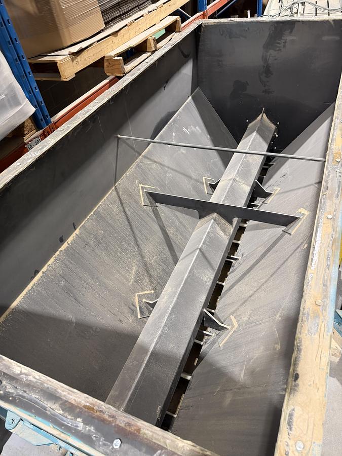 Used Used AFS Ribbon/Paddle Blender, 100 Cubic Feet, With Infeed & Outfeed Drag Conveyors