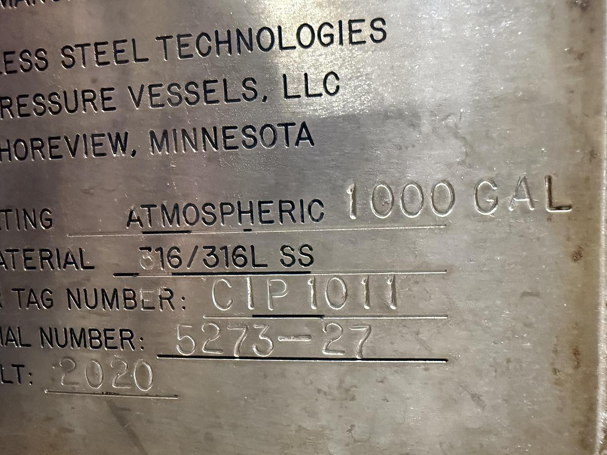 Used Used 1000 Gallon Tank, 316L Stainless Steel