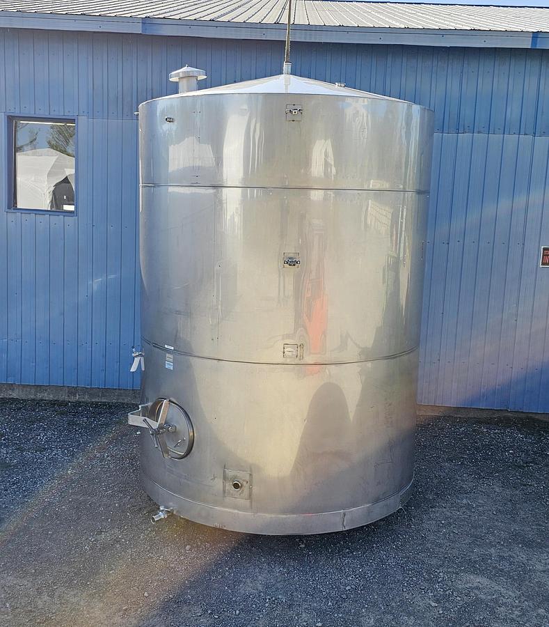 Used Used 3400 Gallon Stainless Steel Tank