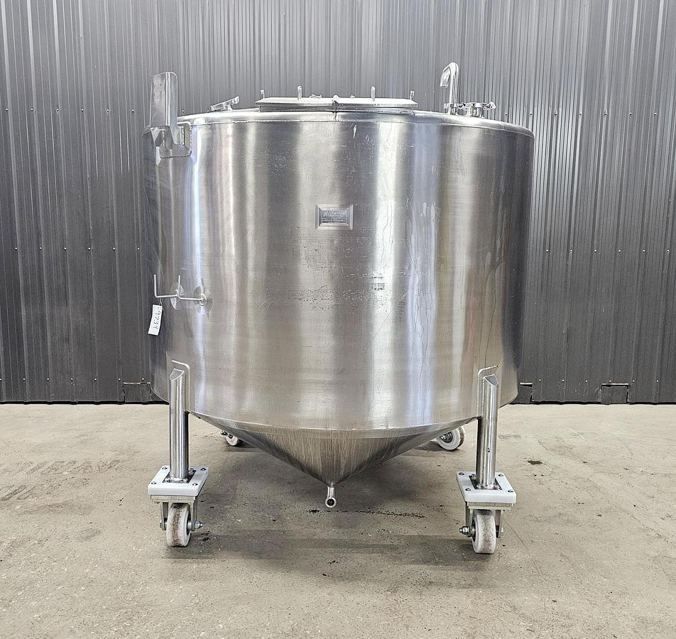 Used Used 1100 Gallon, Stainless Steel Tank