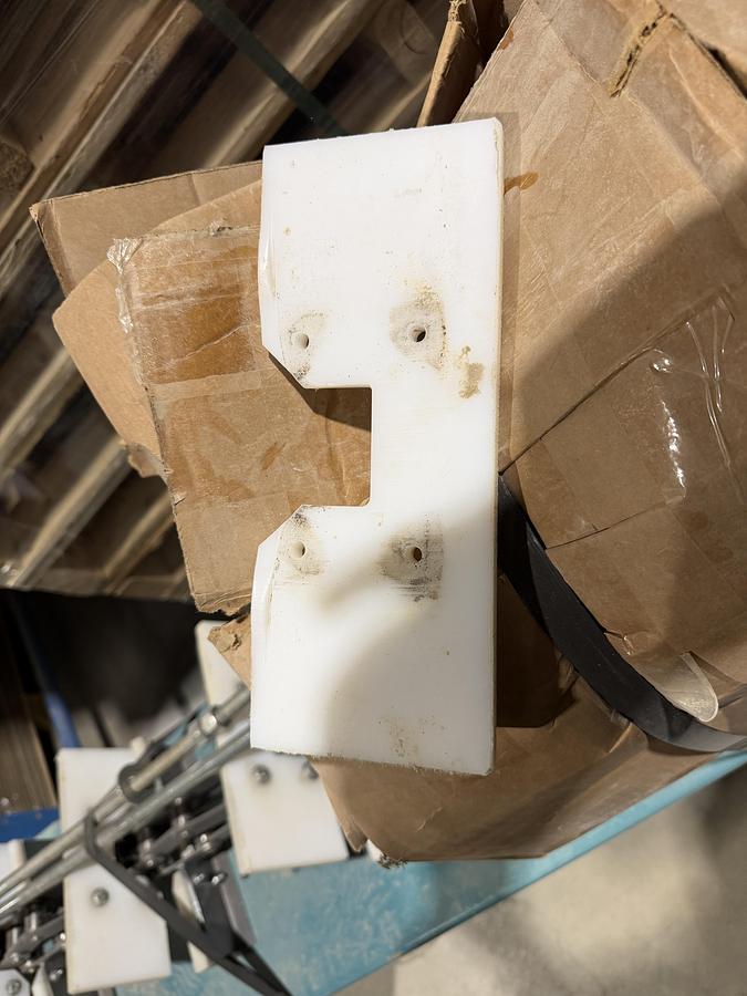 Used Used AFS Ribbon/Paddle Blender, 100 Cubic Feet, With Infeed & Outfeed Drag Conveyors