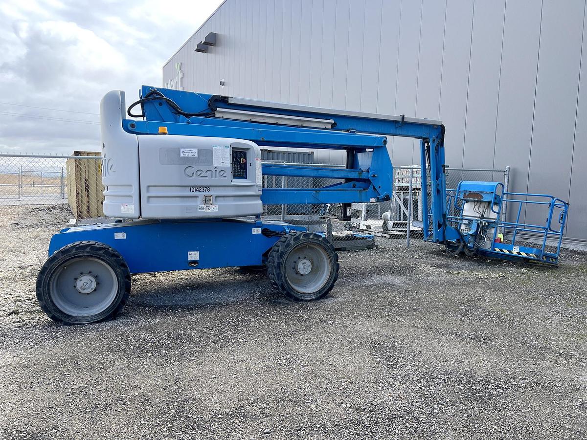 Used Used 2013 Genie Z60/34 Self-Propelled Articulating Boom Truck