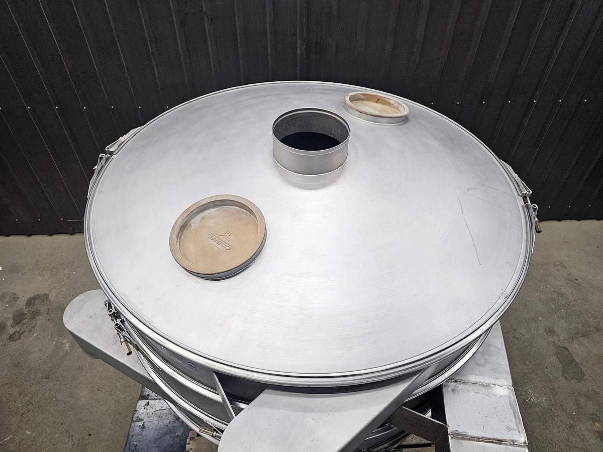 Used TCL Saint-Pie, Quebec - lot 38 - sweco screen