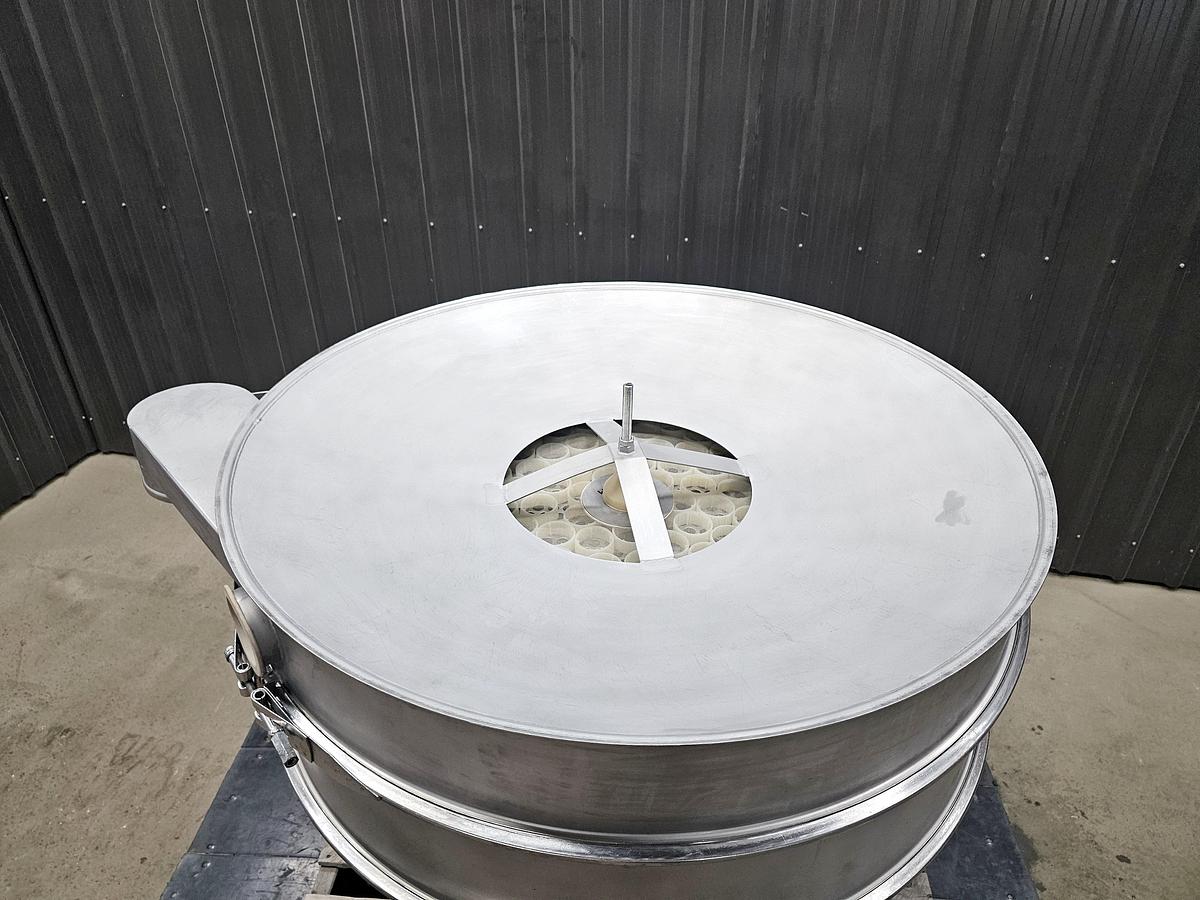 Used **Levy Recovery Group Michigan - lot 283 - sweco screen