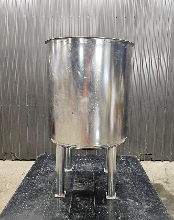 Used Used 275 Gallon Tank, 304 Stainless Steel