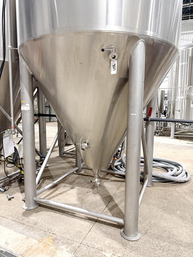 Used Used 4000 Gallon Jacketed Tank, 304 Stainless Steel