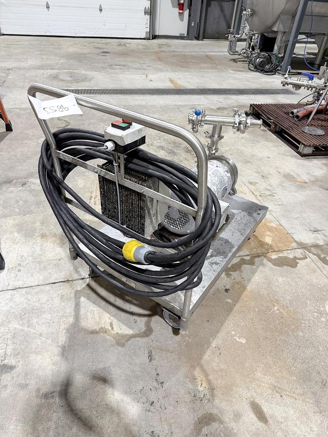Used Used SPX Centrifugal Pump, 1.5" X 1.5", 10 HP, with VFD