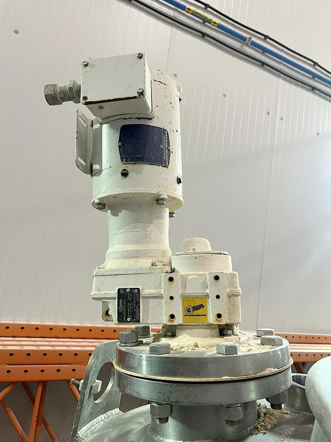 Used Used 100 Gallon 316L Stainless Steel Tank, With Mixer