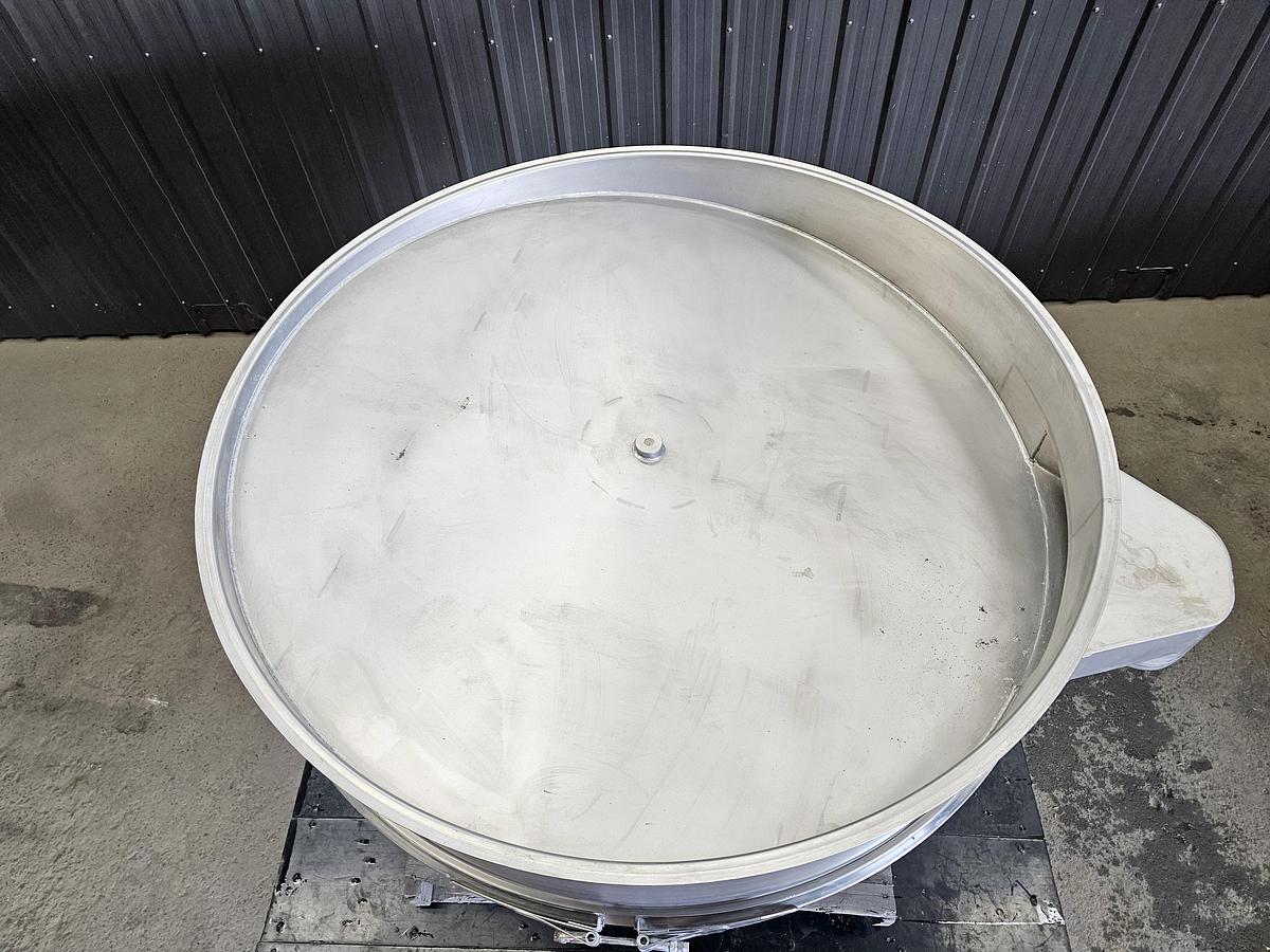 Used Used 60 in Sweco Screen